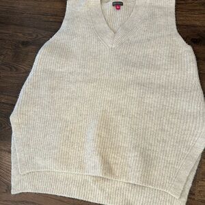 Vince Camuto Cream Knit Sleeveless Sweater